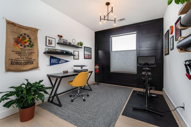 110 E 23rd Street, Houston, TX 77008