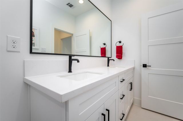 110 E 23rd Street, Houston, TX 77008