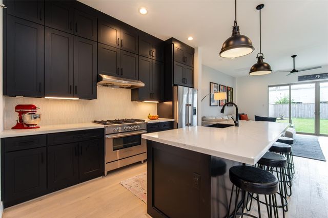 110 E 23rd Street, Houston, TX 77008