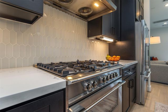 110 E 23rd Street, Houston, TX 77008