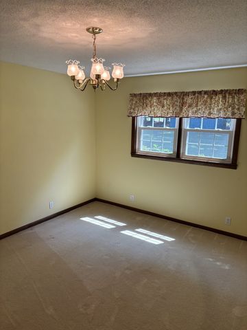 141 Doak Rd, Manchester, TN 37355