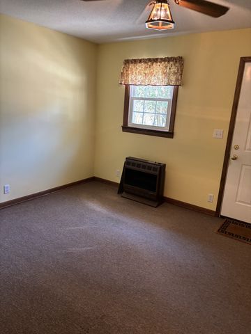 141 Doak Rd, Manchester, TN 37355