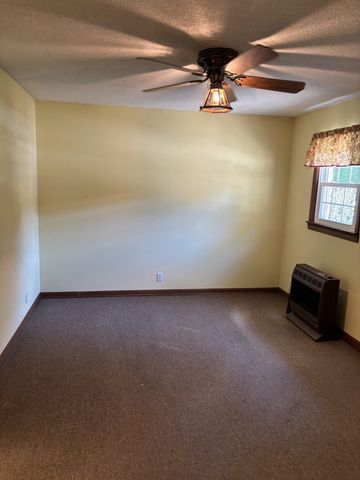 141 Doak Rd, Manchester, TN 37355