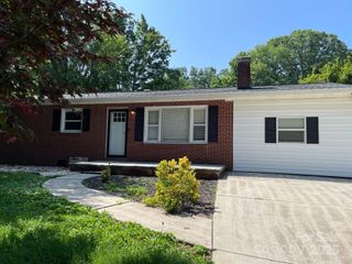 2615 Green Acres Street, Lenoir, NC 28945