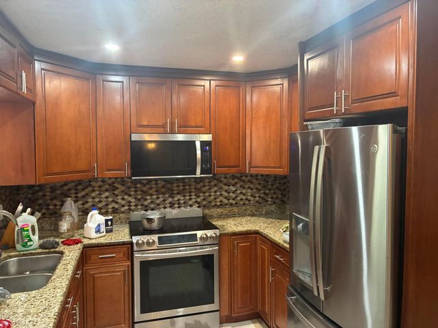 3120 NE 8th Avenue, Pompano Beach, FL 33064