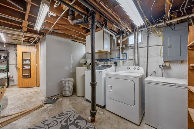5515 Cedar Drive NW, Cedar Rapids, IA 52405
