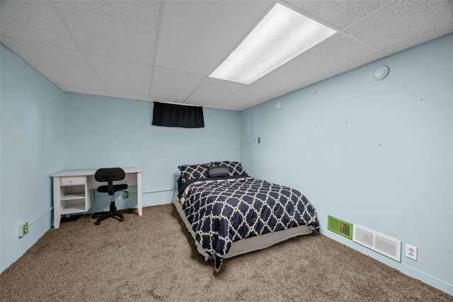 5515 Cedar Drive NW, Cedar Rapids, IA 52405