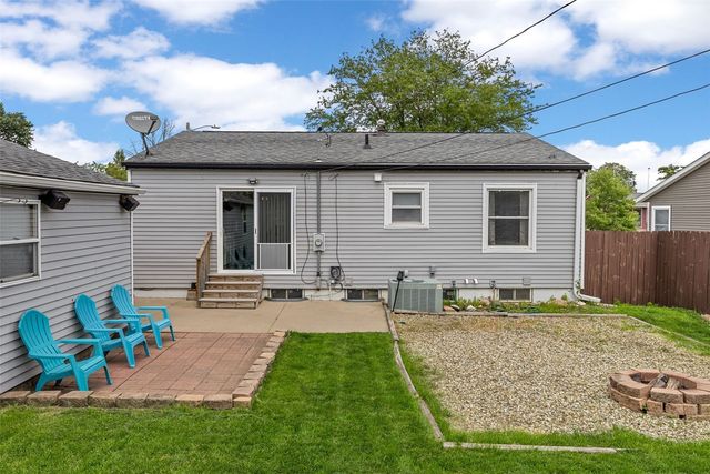 5515 Cedar Drive NW, Cedar Rapids, IA 52405