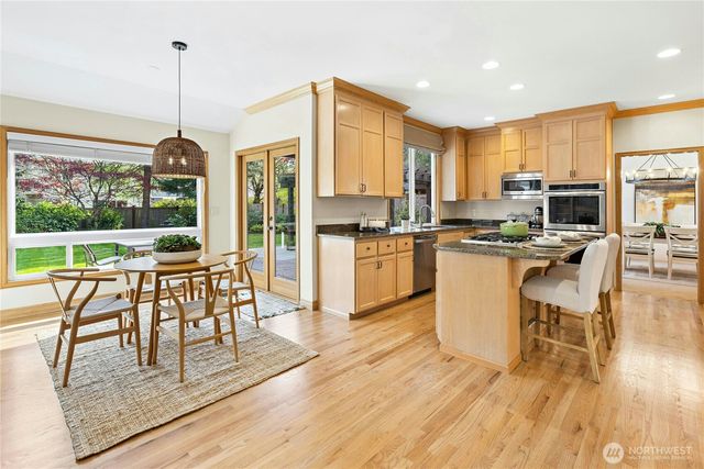 21425 SE 34th Place, Sammamish, WA 98075