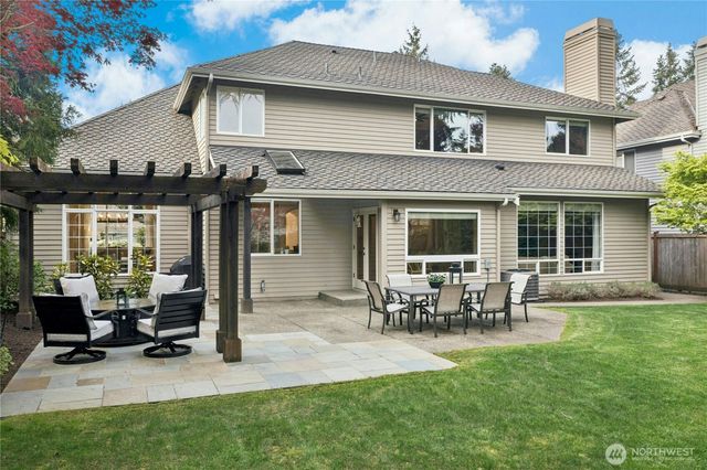 21425 SE 34th Place, Sammamish, WA 98075