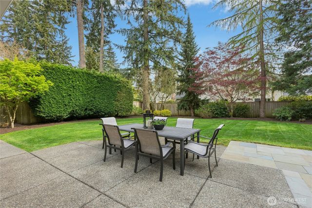 21425 SE 34th Place, Sammamish, WA 98075