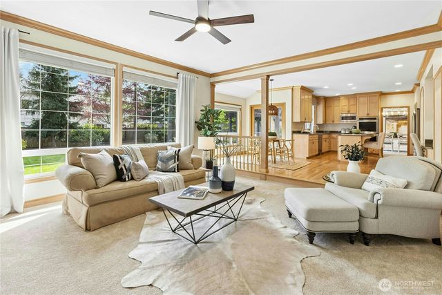 21425 SE 34th Place, Sammamish, WA 98075