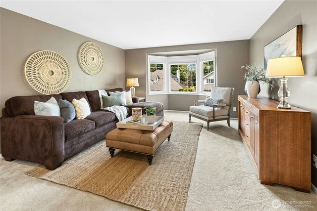 21425 SE 34th Place, Sammamish, WA 98075