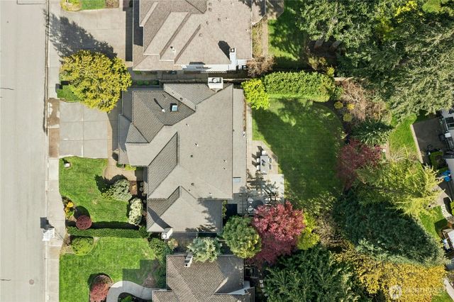 21425 SE 34th Place, Sammamish, WA 98075