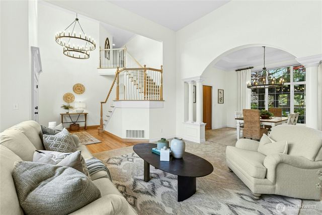 21425 SE 34th Place, Sammamish, WA 98075