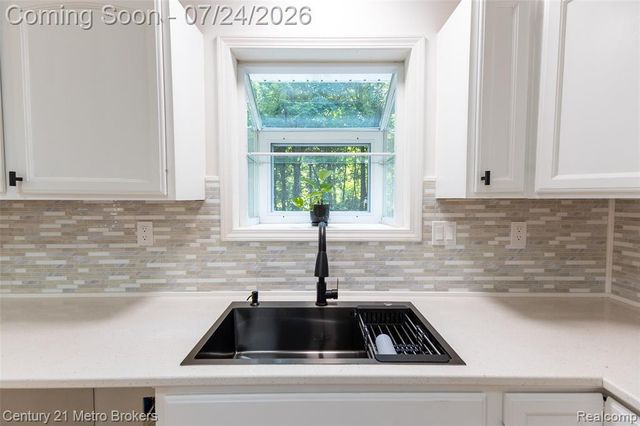 15117 Locust Grove Drive, Byron, MI 48418