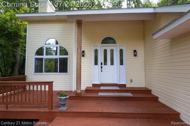 15117 Locust Grove Drive, Byron, MI 48418