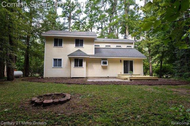 15117 Locust Grove Drive, Byron, MI 48418