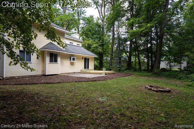 15117 Locust Grove Drive, Byron, MI 48418