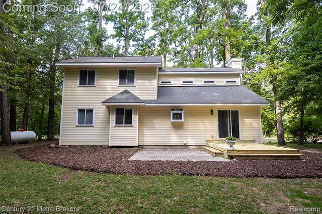 15117 Locust Grove Drive, Byron, MI 48418