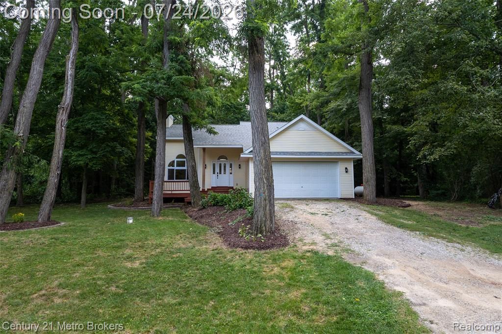 15117 Locust Grove Drive, Byron, MI 48418