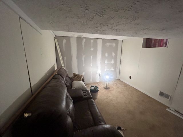 3106 Julie Dr, South Park, PA 15129