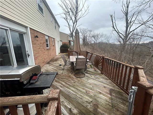 3106 Julie Dr, South Park, PA 15129