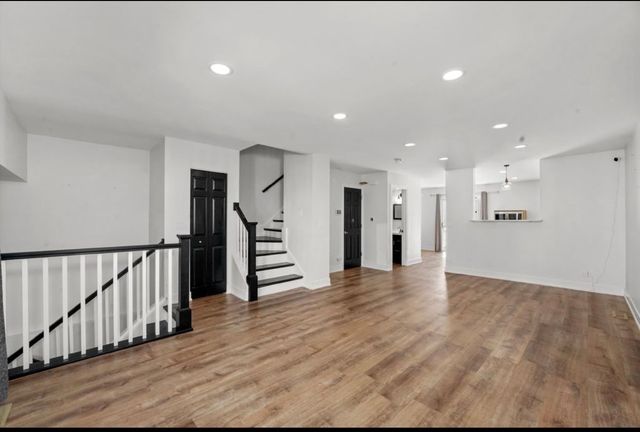 143 Holiday Lane, Hainesville, IL 60073