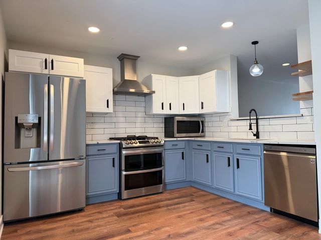 143 Holiday Lane, Hainesville, IL 60073