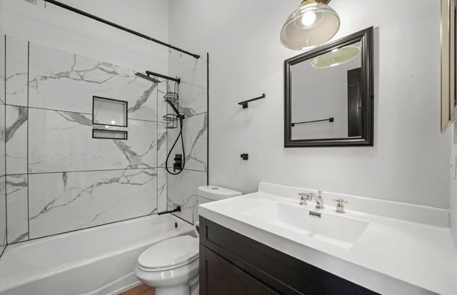 143 Holiday Lane, Hainesville, IL 60073