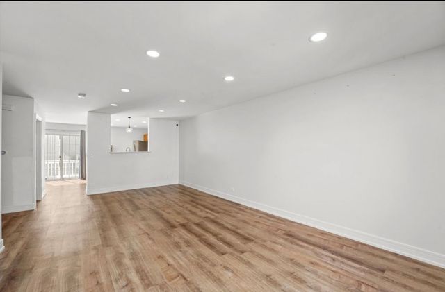 143 Holiday Lane, Hainesville, IL 60073