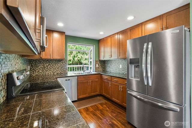 23822 35th Avenue W, Brier, WA 98036