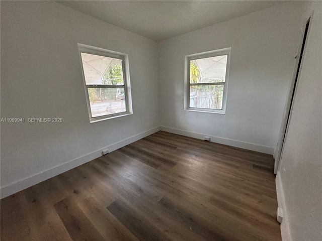 748 NE 127th St, North Miami, FL 33161