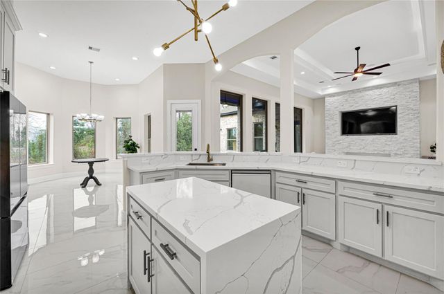 1626 Spanish Cove Drive, Crosby, TX 77532