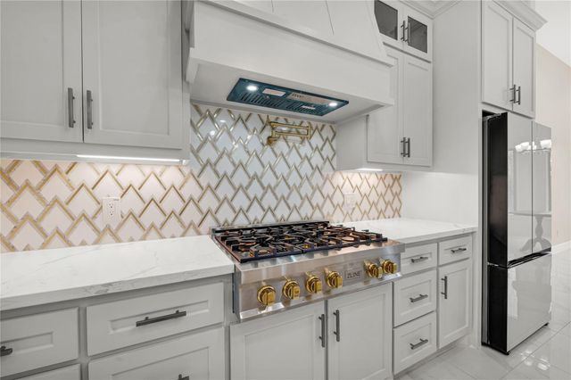 1626 Spanish Cove Drive, Crosby, TX 77532