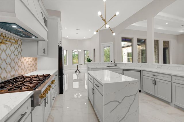 1626 Spanish Cove Drive, Crosby, TX 77532