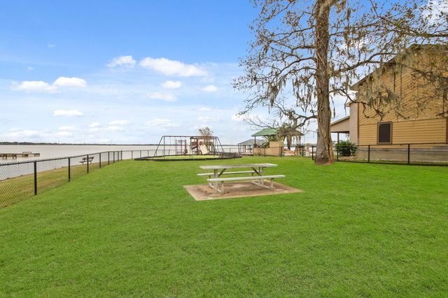 1626 Spanish Cove Drive, Crosby, TX 77532