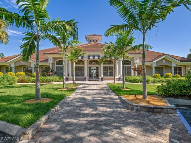 6049 Ashford LN 201, Naples, FL 34110