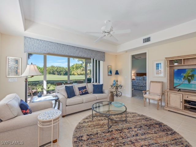 6049 Ashford LN 201, Naples, FL 34110