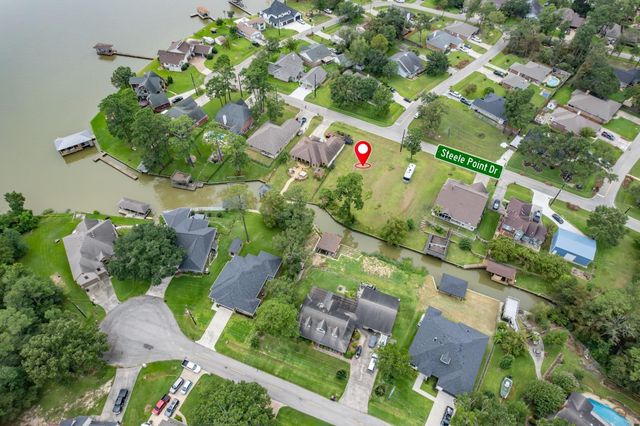 18222 Steele Point Drive, Crosby, TX 77532