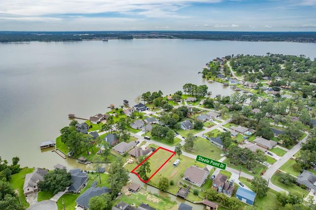 18222 Steele Point Drive, Crosby, TX 77532