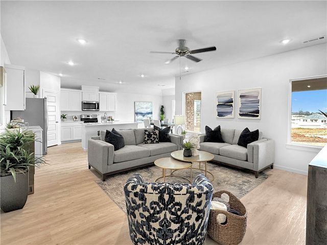 480 W Canada, Farmington, AR 72730