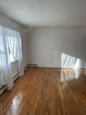 162 Rolling Street 1st FL, Malverne, NY 11565