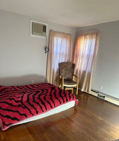 162 Rolling Street 1st FL, Malverne, NY 11565