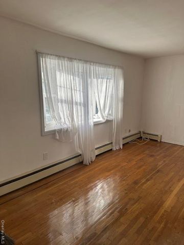 162 Rolling Street 1st FL, Malverne, NY 11565