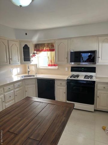 162 Rolling Street 1st FL, Malverne, NY 11565