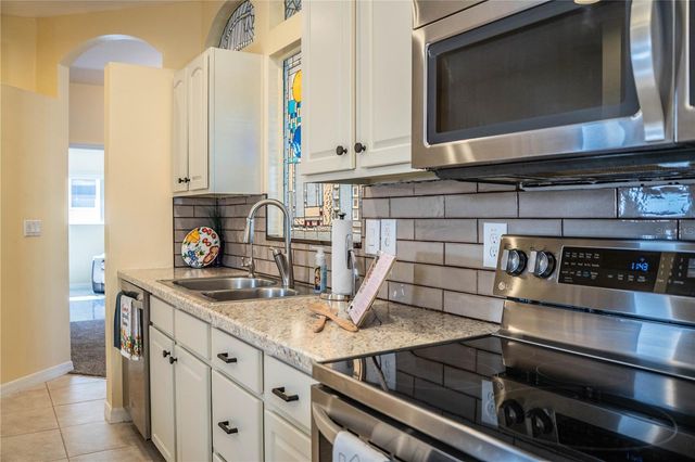 4064 CARTERET DRIVE, Winter Haven, FL 33884