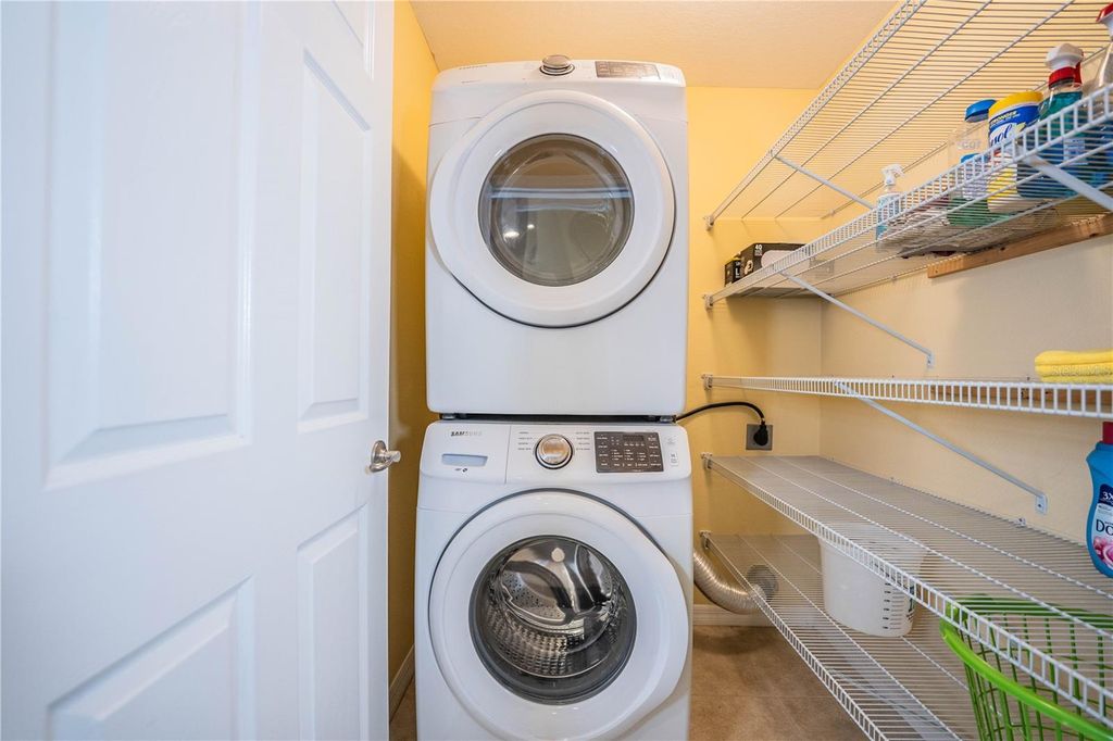 Image 12 of property listing at 4064 CARTERET DRIVE, Winter Haven, FL 33884