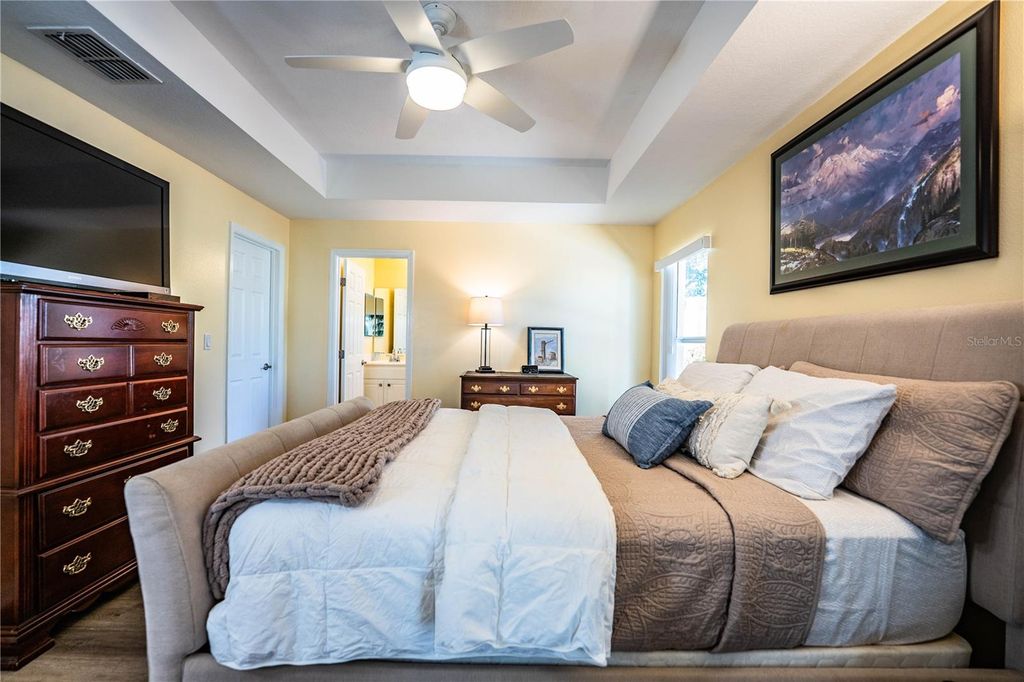 Image 19 of property listing at 4064 CARTERET DRIVE, Winter Haven, FL 33884