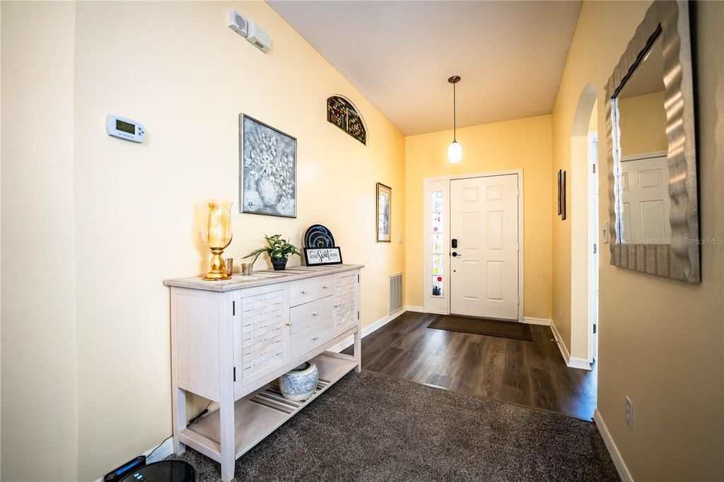 Image 4 of property listing at 4064 CARTERET DRIVE, Winter Haven, FL 33884